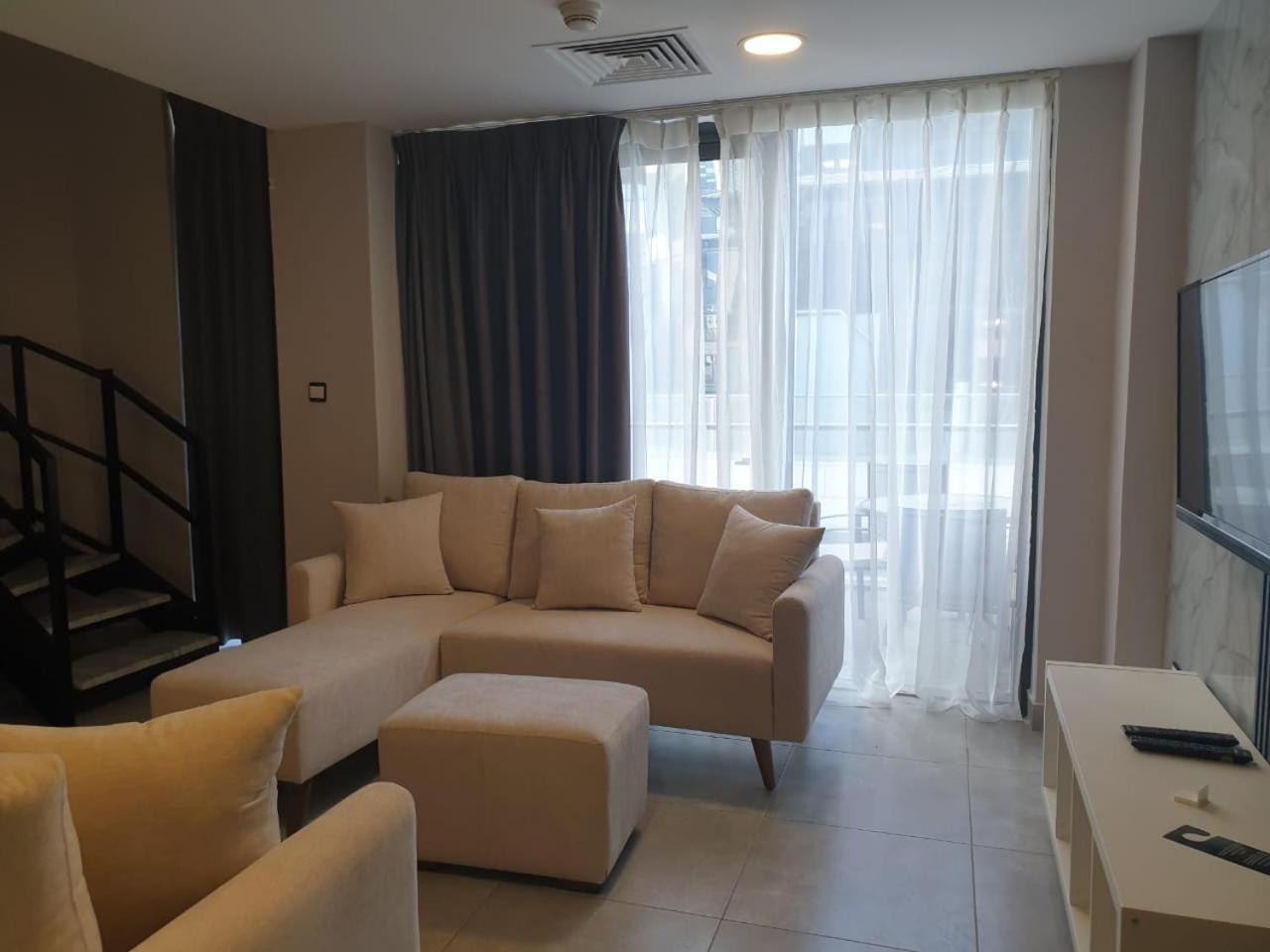 Luxury - Damac Tower Apartment