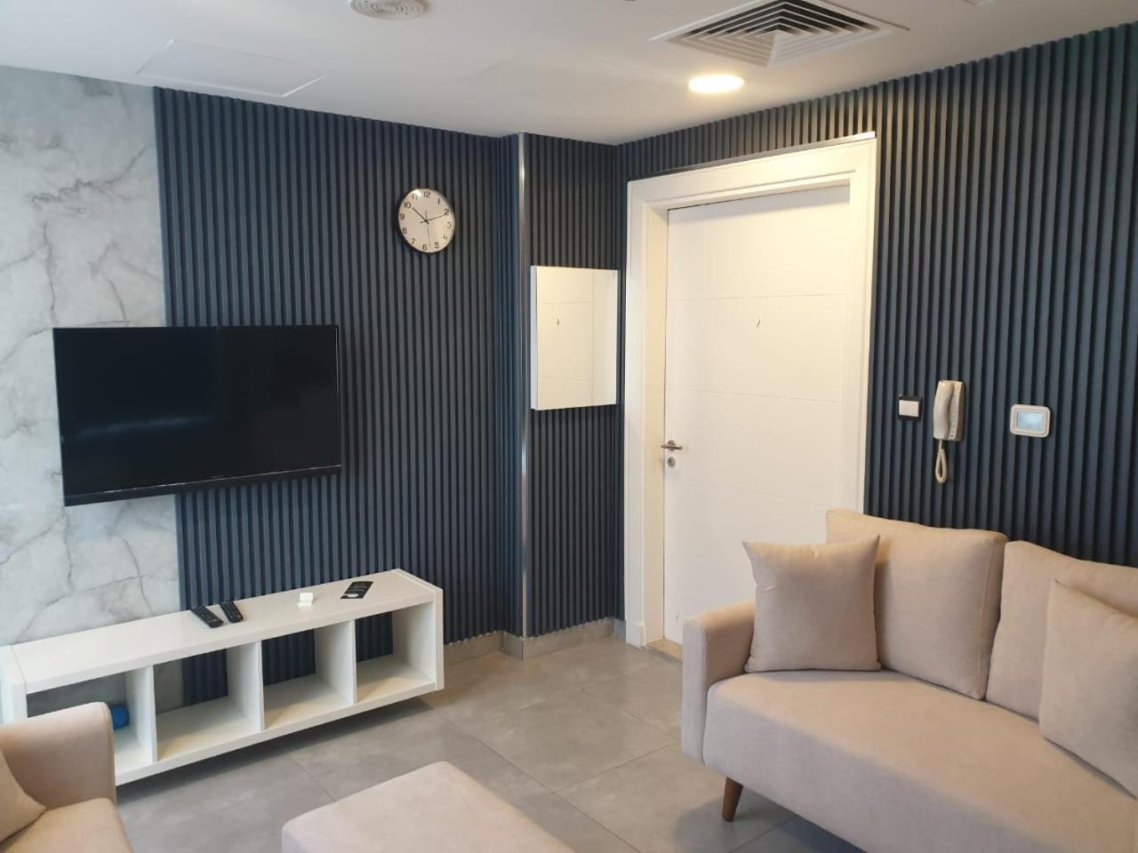 Apartment Luxury - Damac Tower *