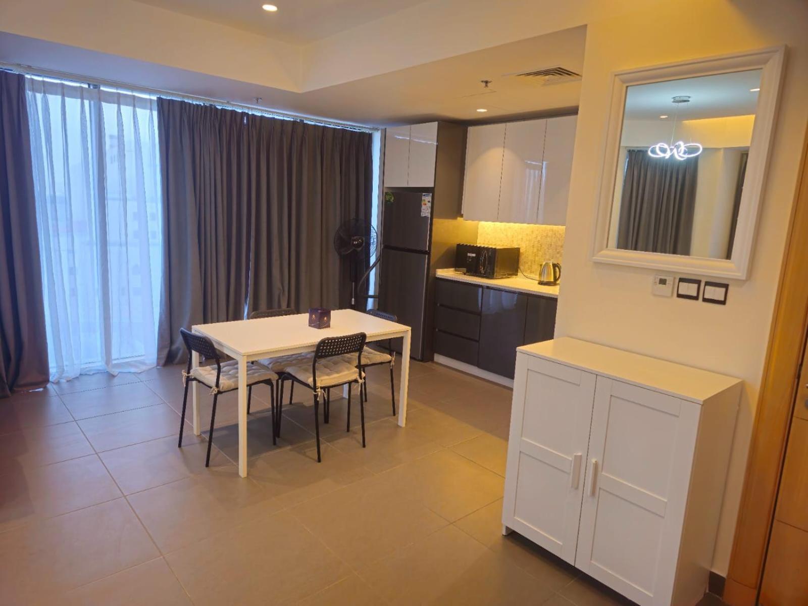 Luxury - Damac Tower *
